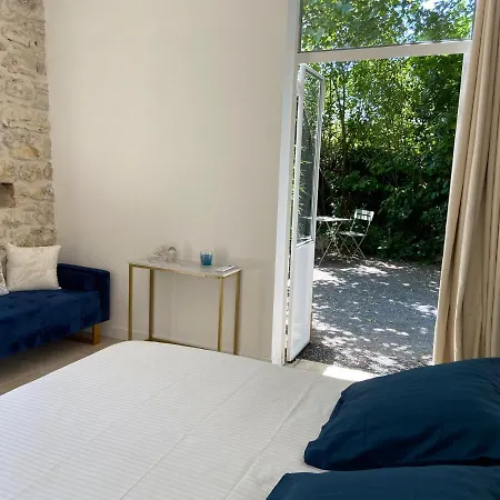 Jas De Location De Charme Avec Piscine Panzió 3*
